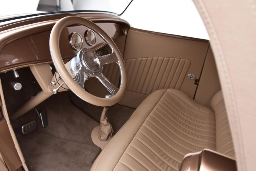  Ford Custom High Box Roadster 1932 года  (фото 22 из 23)